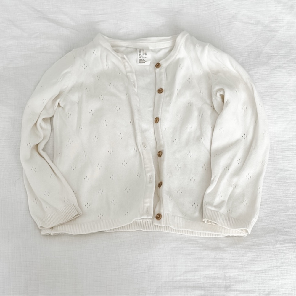 3/$20 Cream Button-Up Cardigan | H&M | 2T
